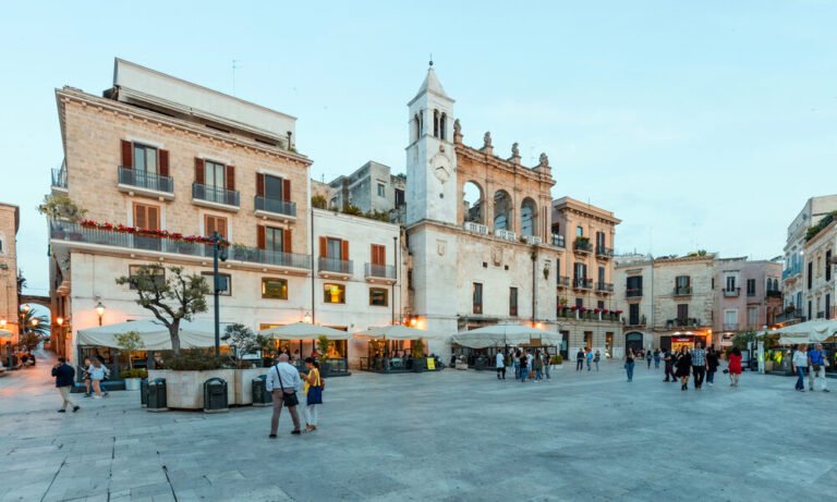 10 motivi per cui viaggiare in gruppo in Puglia (con partenza da Bari) è l'esperienza che non puoi perdere 1 10 motivi per viaggiare in gruppo in puglia con partenza da bari